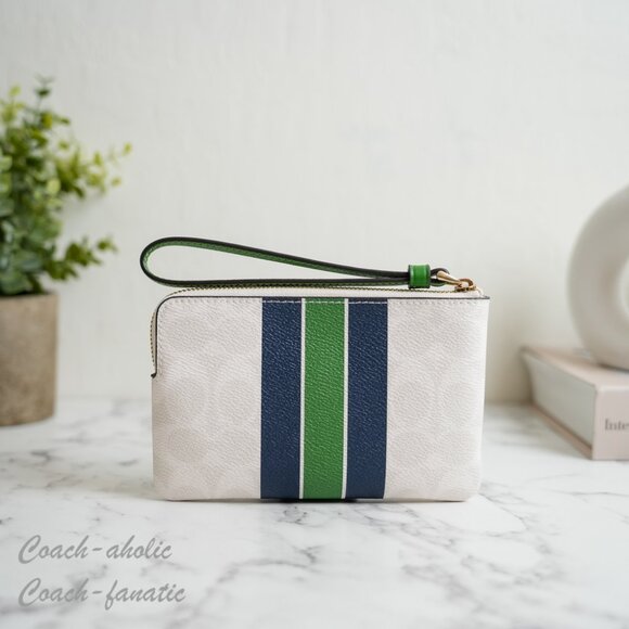 NWT Coach CBP19 Corner Zip Wristlet Signature Canvas Varsity Stripe Chalk/Kelly - Picture 2 of 6
